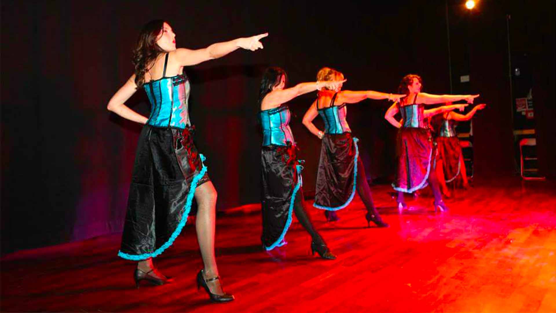 SPETTACOLI_DI_BURLESQUE